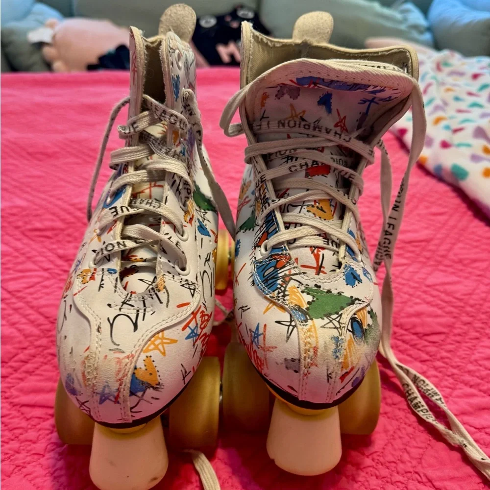 Amazon Colorful Kids Roller Skates - Picture 4 of 8